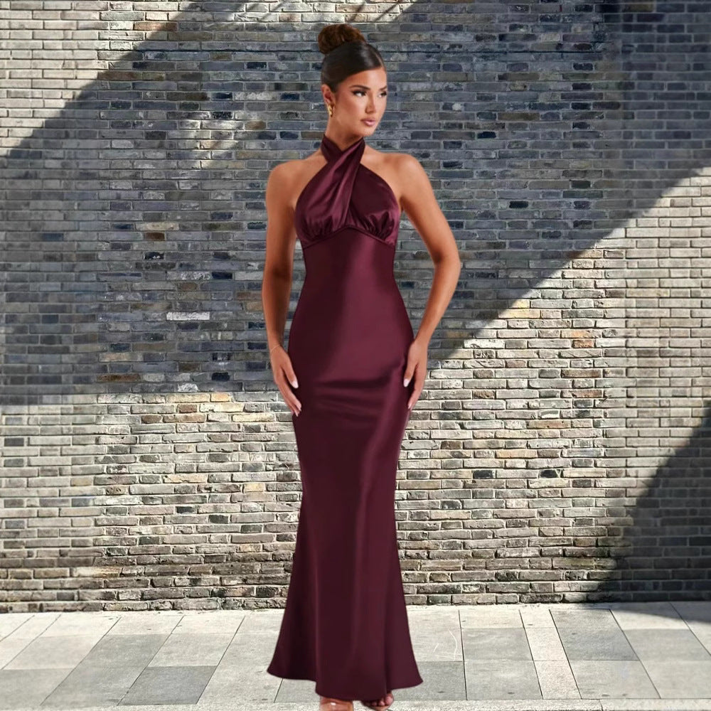Damen Abendkleid mit elegantem Halterneck und figurschmeichelnder Silhouette R&B