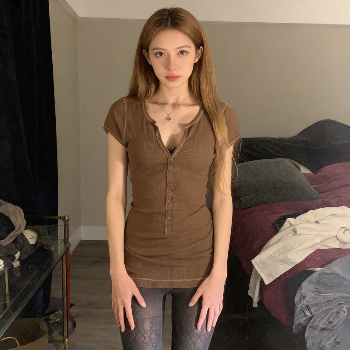 Damen figurbetontes Kurzarmshirt mit Knopfleiste und eleganter Rippstruktur R&B