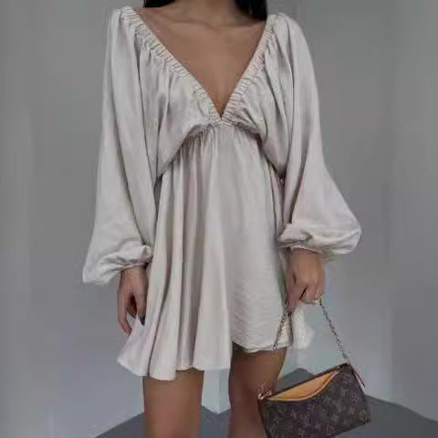 Damen lässiges Sommerkleid mit tiefem V-Ausschnitt und Rüschendetails R&B
