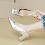 Damen Slingback-Pumps mit glamourösem Schmuckdetail und komfortablem Blockabsatz