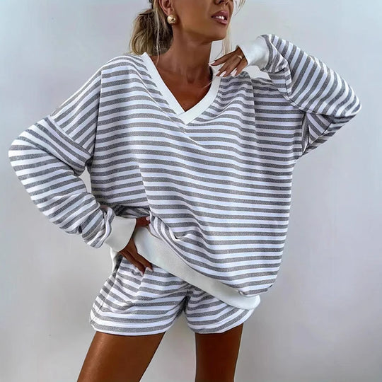 Damen Sportliches Streifenoberteil mit kurzen Shorts R&B
