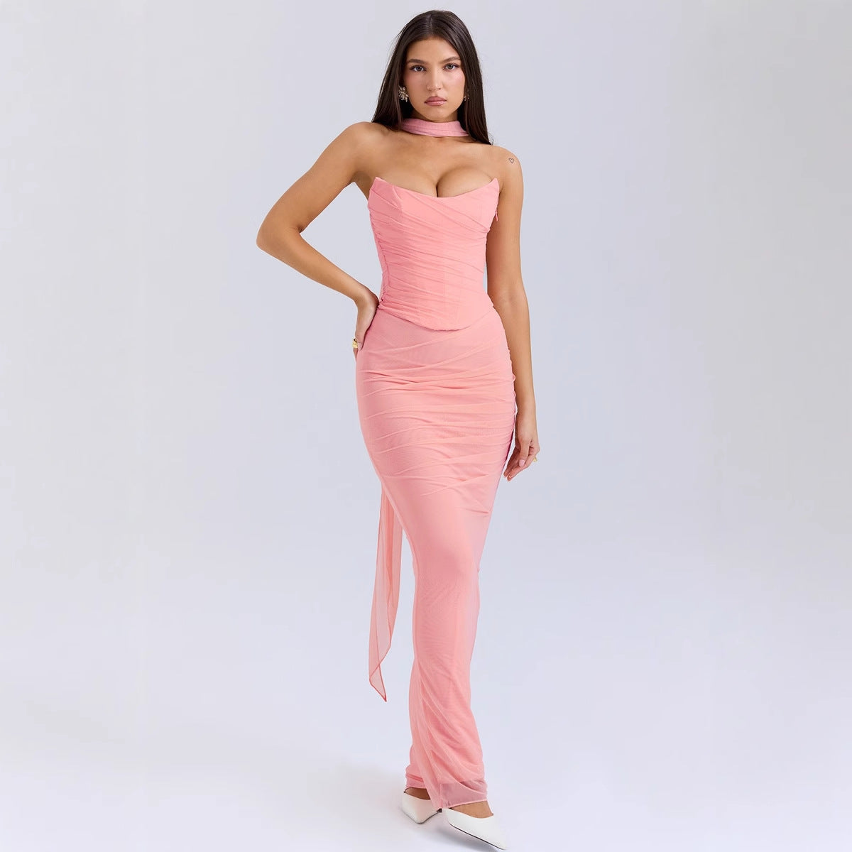 Damen Abendkleid mit schickem Dekolleté und figurbetontem Schnitt R&B