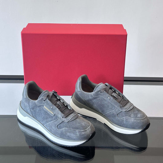 Damen Sportliche Sneakers mit rutschfester Laufsohle und hochwertiger Wildleder-Oberfläche R&B
