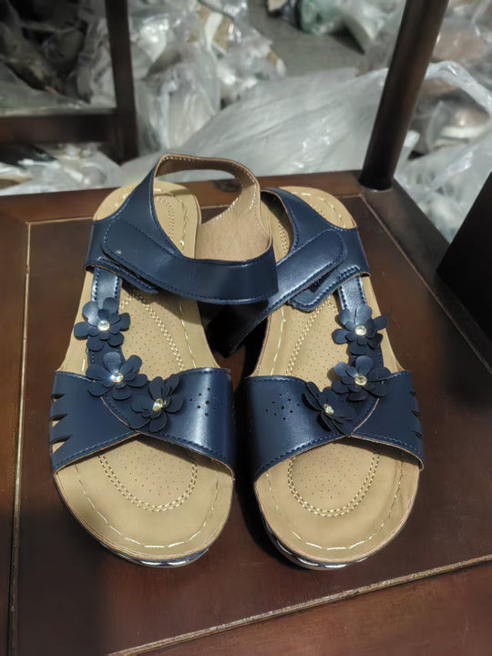 Damen Wedge-Sandaletten mit stilvollem Blüten-Design und verstellbarem Riemen R&B