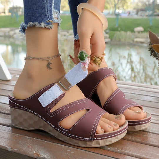 Damen Wedge-Pantoletten mit verstellbarem Riemendesign und Komfortsohle R&B