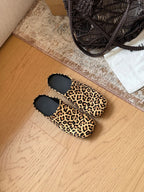 Damen Modische Clogs mit trendigem Leopardenmuster und ergonomischer Fußbettausstattung