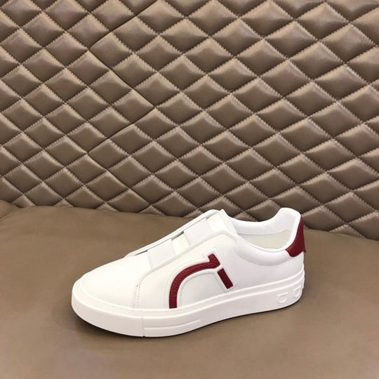 Damen Sportliche Slip-On Sneakers mit modernem Design und elastischem Riemen R&B