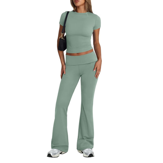 Damen Sportliches Kombination-Outfit mit körpernahem Top und ausgestellten Hosen R&B