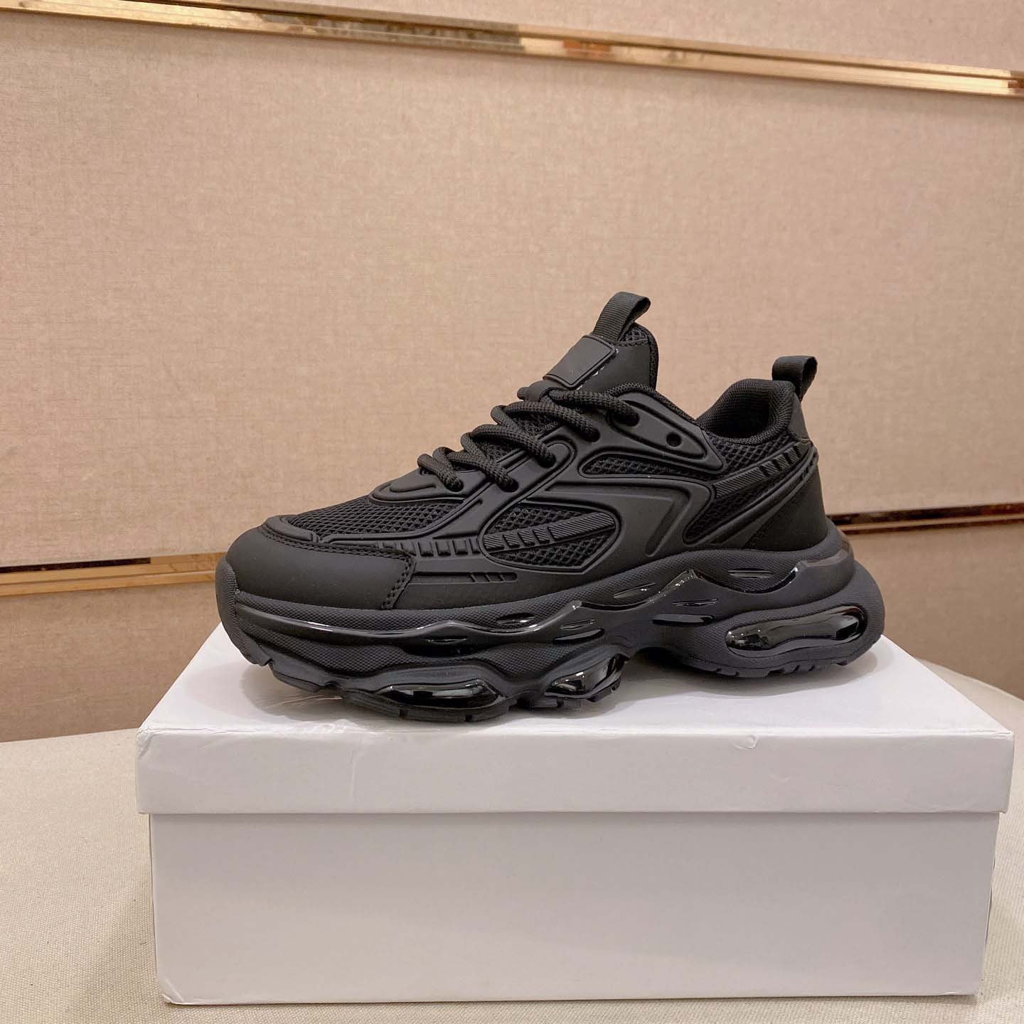Damen sportliche Sneakers mit maximaler Dämpfung und atmungsaktiver Oberflächenstruktur R&B