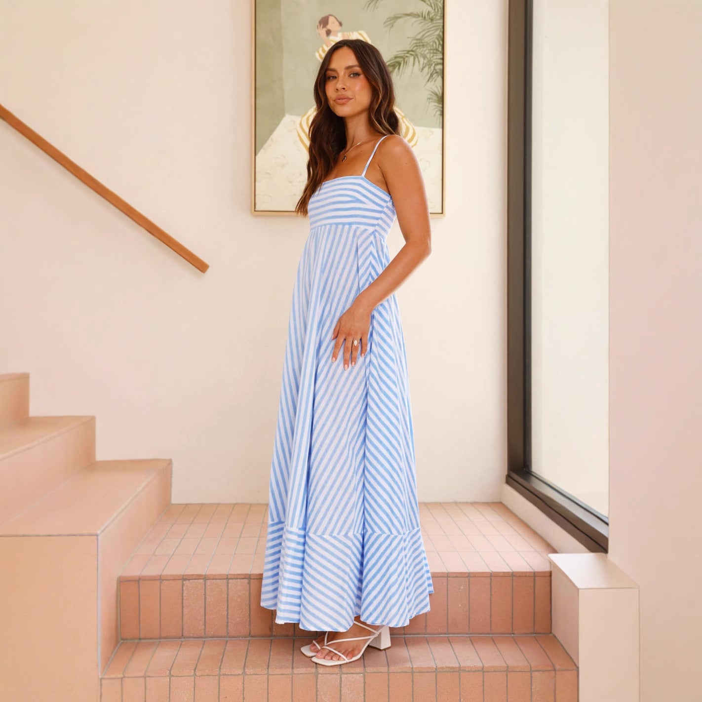 Damen Maxikleid mit schmalen Trägern und asymmetrischem Rock R&B