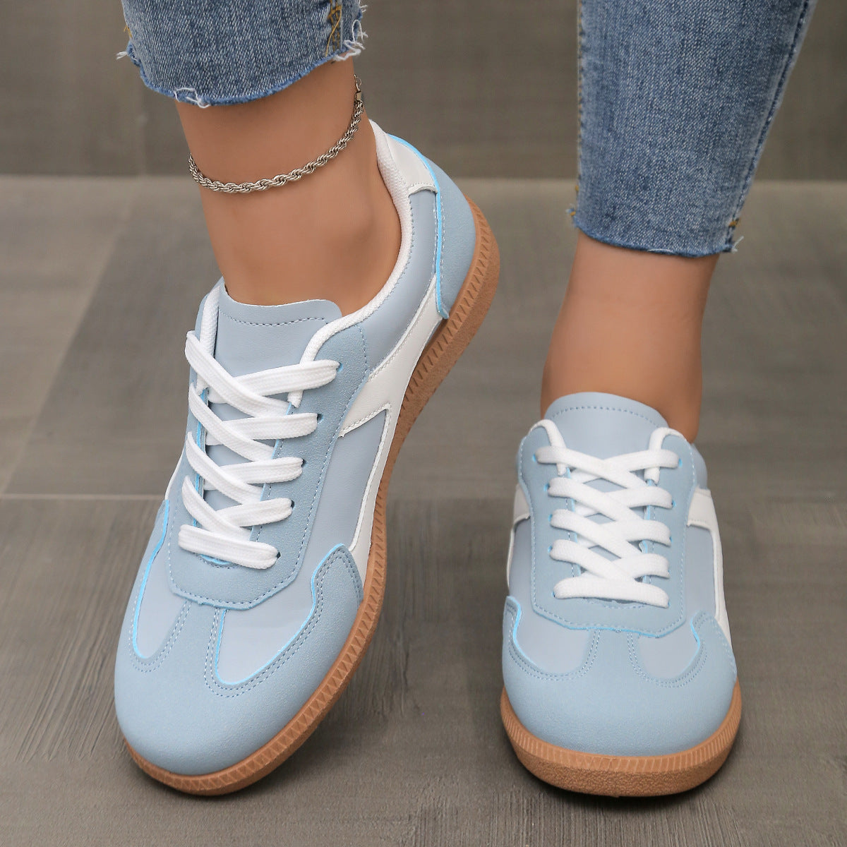 Damen sportliche Sneakers im Retro-Stil mit atmungsaktiver Oberflächenstruktur und rutschfester Sohle R&B