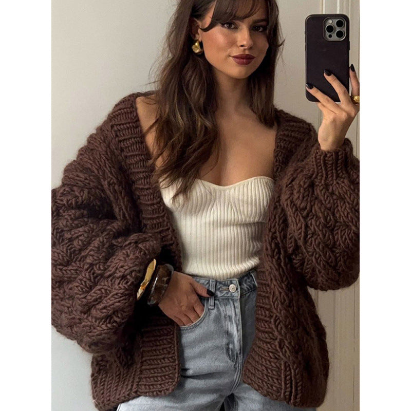 Damen Grobstrickjacke mit oversized Schnitt und eleganten Flechtmustern R&B