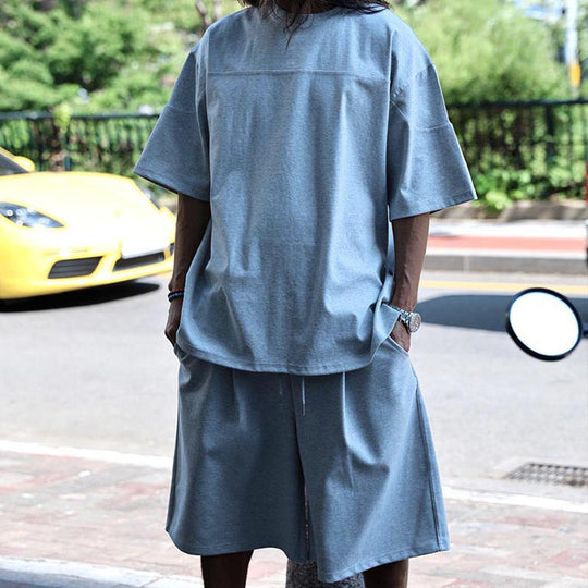 Herren lässiges Kurzarm-T-Shirt mit oversized Schnitt und komfortablen Hosen R&B