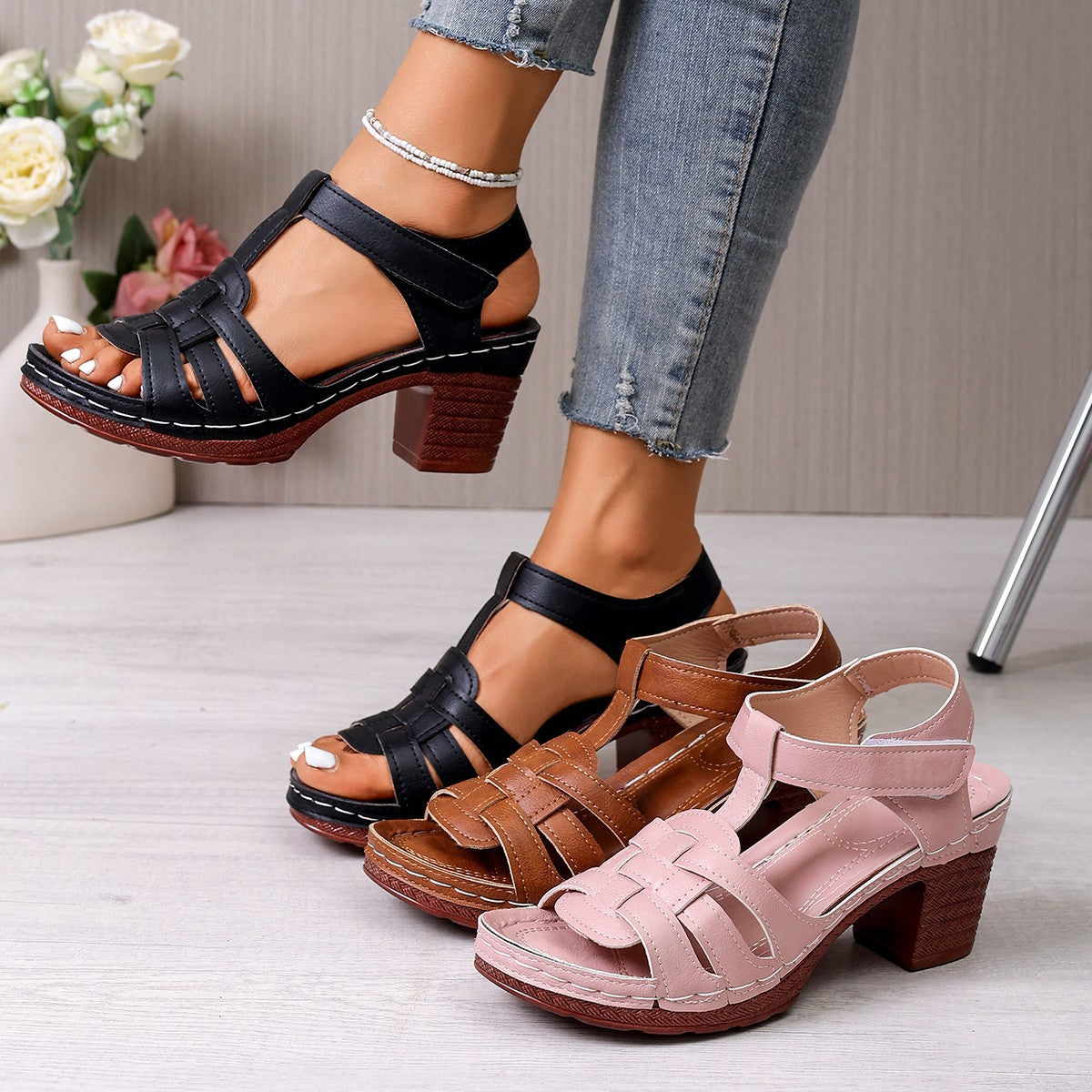 Damen Komfortable Riemchen-Sandalen mit geschwungenem Absatz und atmungsaktivem Leder R&B