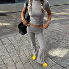 Damen Sportliches Set mit cropped Oberteil und ausgestellten Hosen R&B