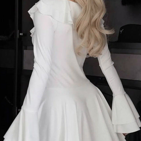 Damen Verspieltes Kleid mit Rüschendetails und schlüpfrigem Oberteil R&B