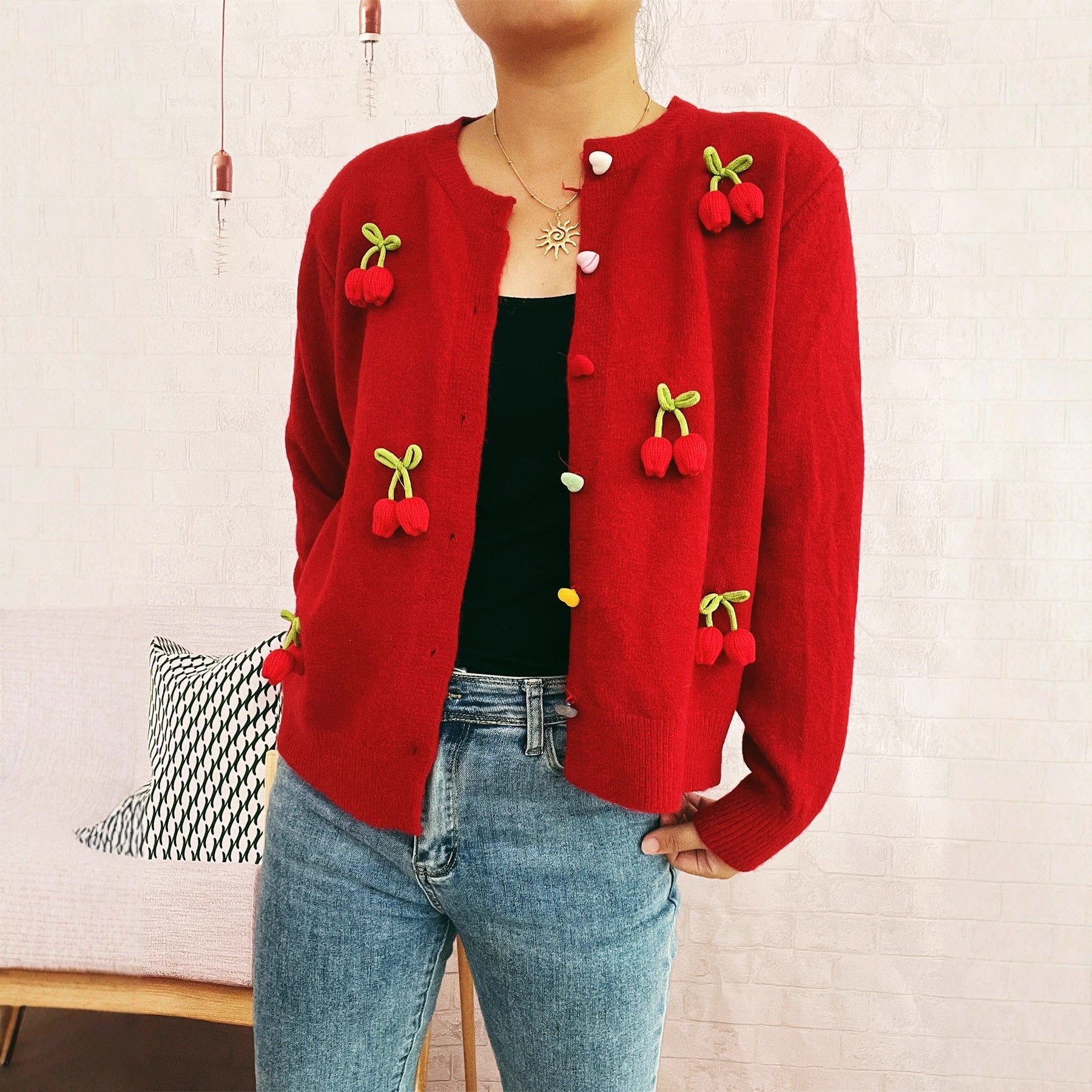 Damen Strickjacke mit fröhlichen Blumenapplikationen R&B