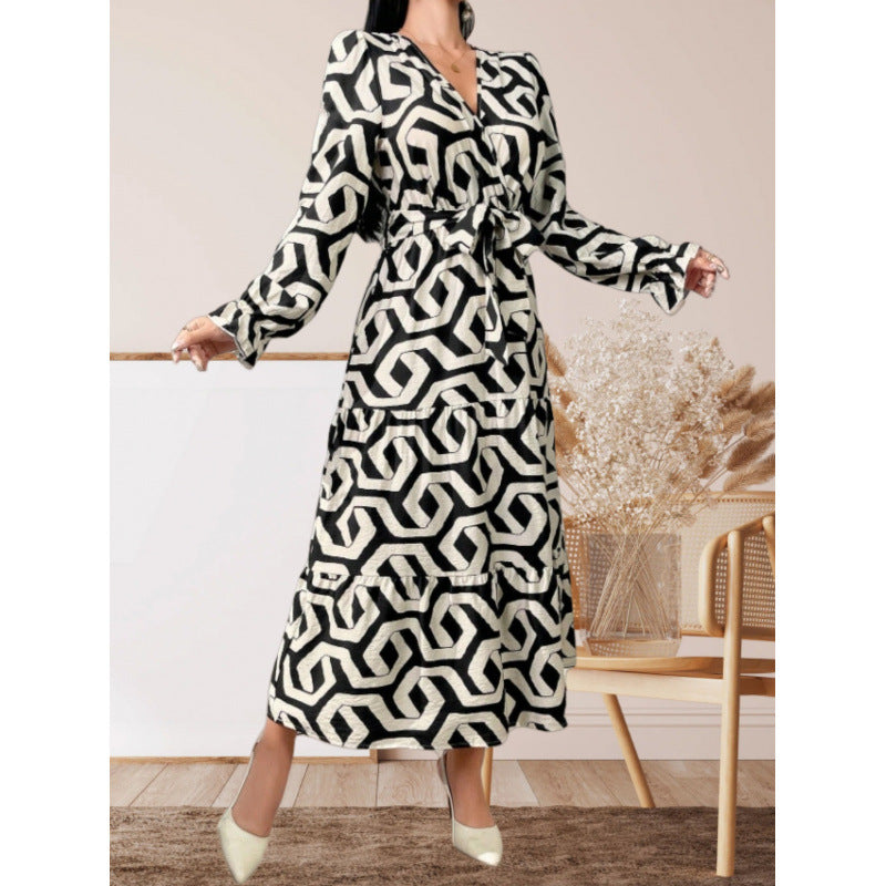 Damen Maxi-Kleid mit modernem geometrischen Druck und taillierbarem Design R&B