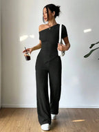 Damen Eleganter Jumpsuit mit asymmetrischem Schnitt und Raffungen