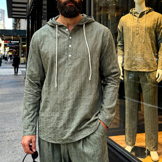 Herren nan Kapuzenshirt aus Leinenmix mit halber Knopfleiste und Nadelstreifen R&B