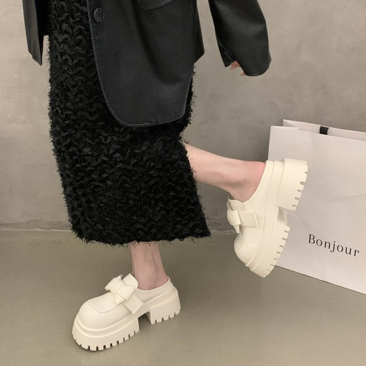 Damen Stilvolle Clogs mit trendigem Riemen und rutschfester Sohle R&B