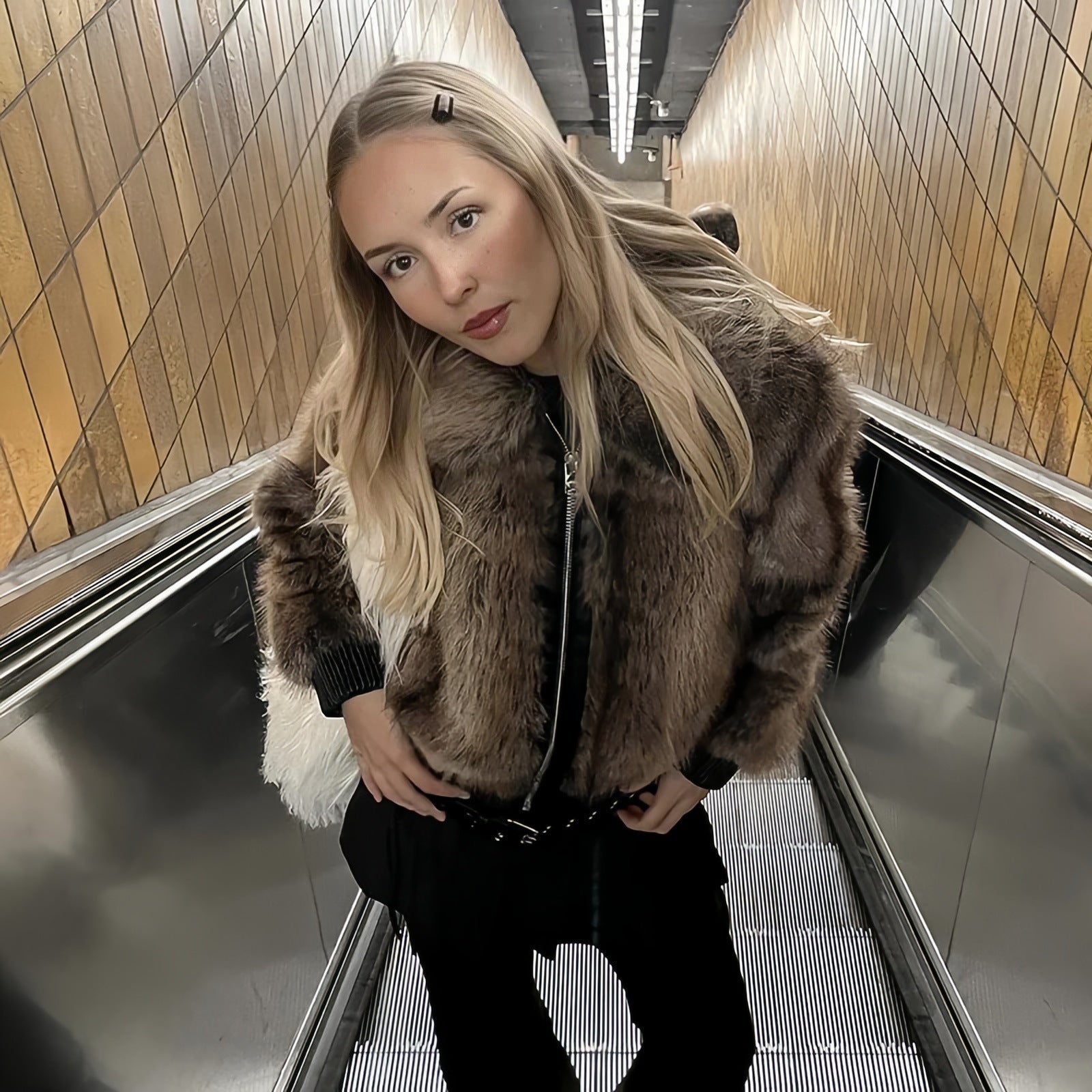 Damen Kunstpelzjacke mit voluminösen Ärmeln R&B