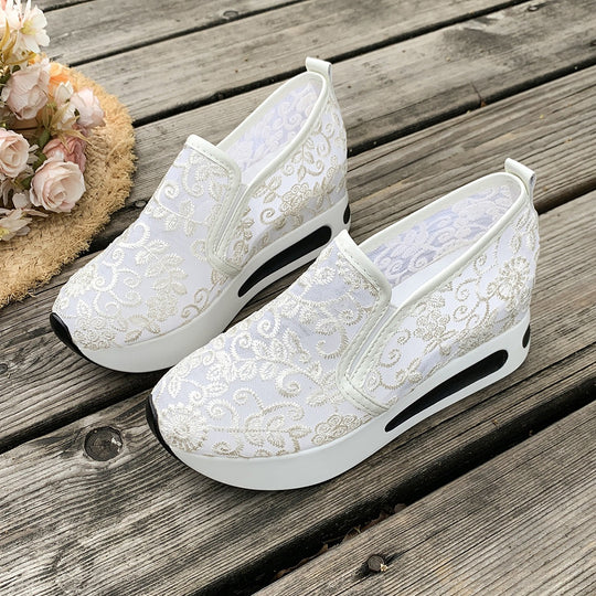 Damen Slip-On Sneakers mit romantischem Spitzen-Obermaterial R&B
