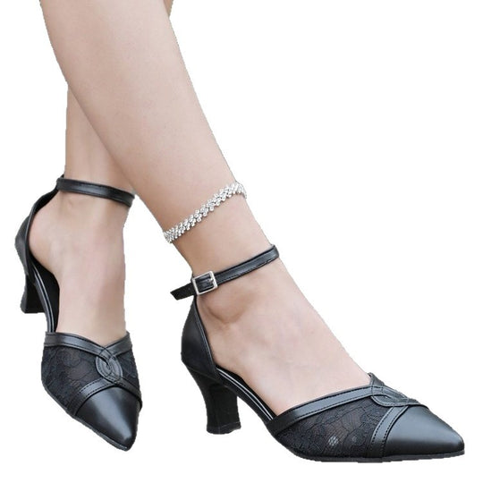 Damen Pumps mit transparentem Spitzen-Design und eleganten Riemen R&B