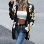 Damen Langärmlige Strickjacke mit Blumenmuster und Knopfdetails R&B