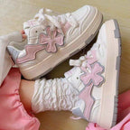 Damen Sneakers mit floralen Applikationen und innovativem Komfortfunktionsdesign R&B