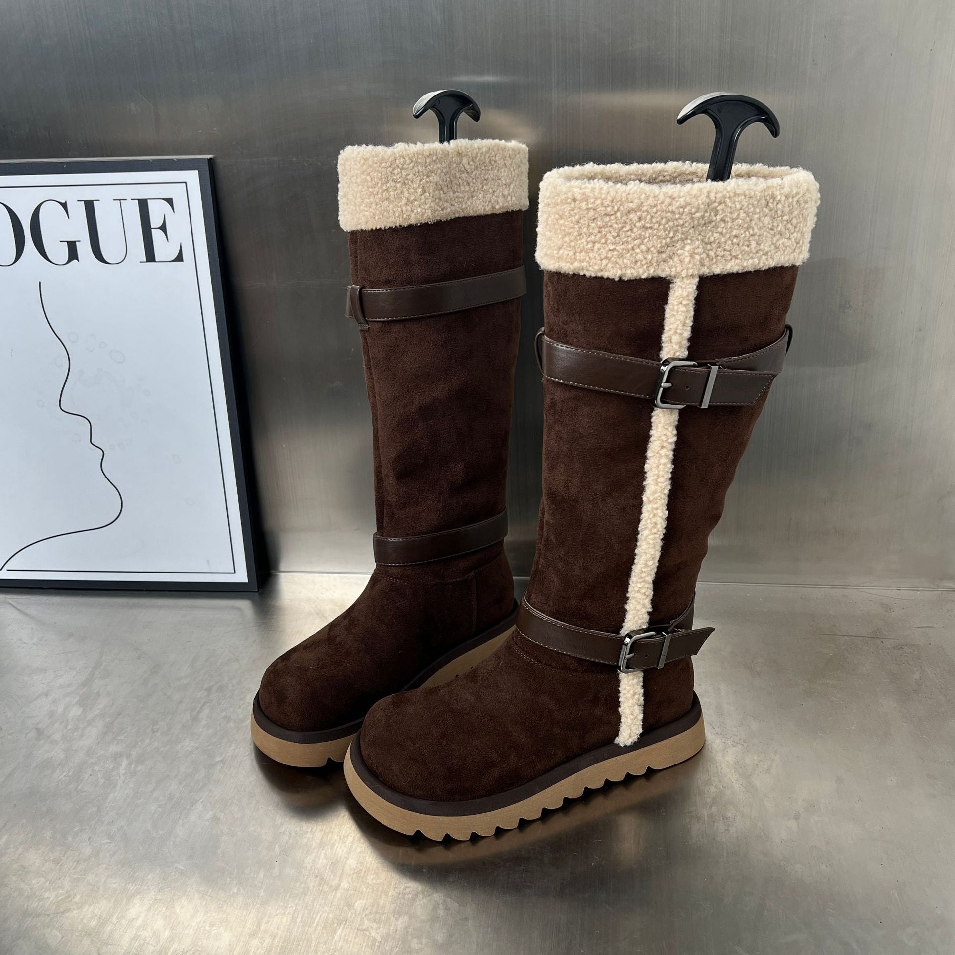 Damen Fleecegefütterte Winterstiefel mit eleganten Riemen und rutschfester Sohle R&B