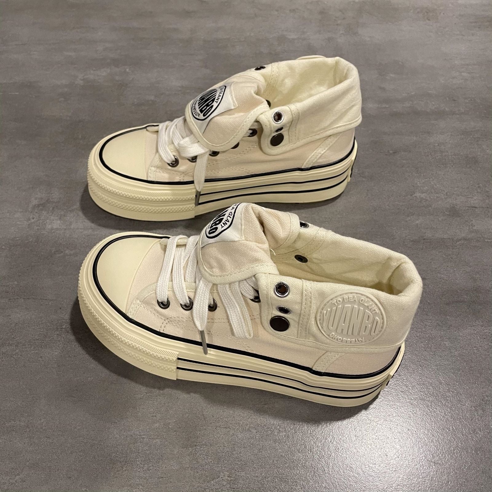 Damen Urbaner High-Top Sneaker mit stylischer Zierschnürung R&B