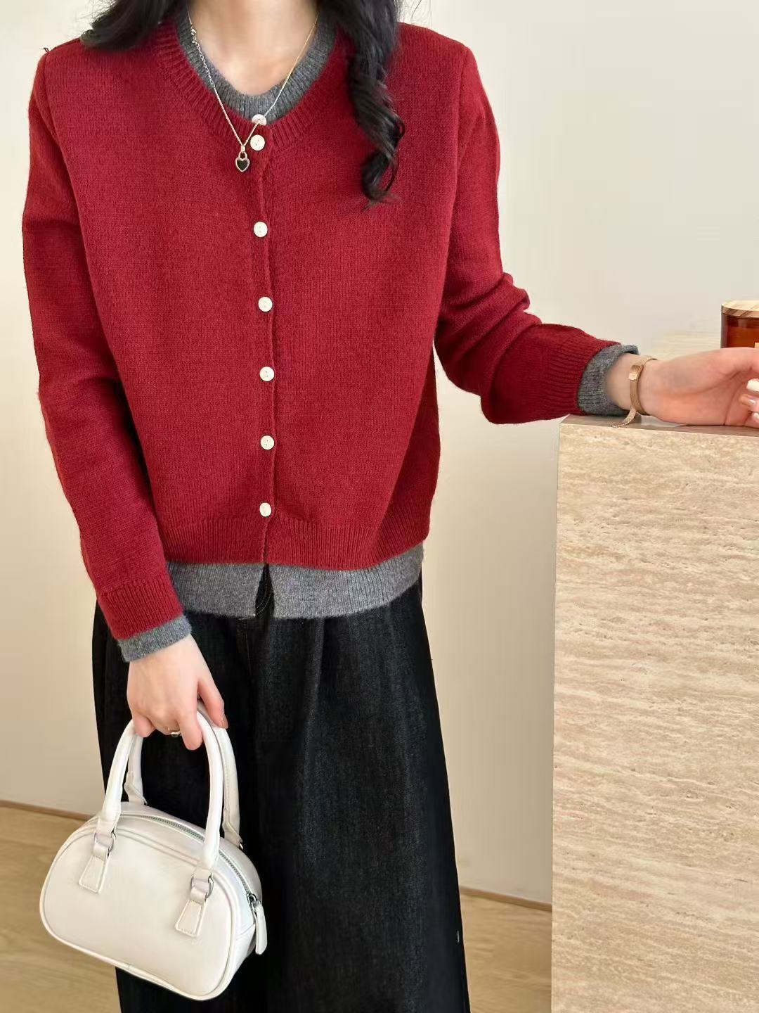 Damen Strickcardigan mit Rundhalsausschnitt und Knopfdetail R&B