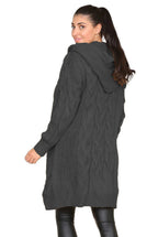 Damen Strickjacke mit oversized Schnitt und kunstvollem Kabelmuster