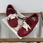 Damen Sportliche Sneakers mit weichem Wildleder-Obermaterial und modischem Schnürsystem R&B