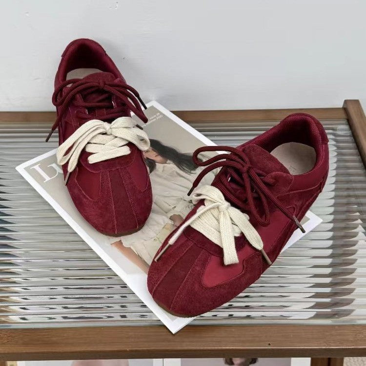 Damen Sportliche Sneakers mit weichem Wildleder-Obermaterial und modischem Schnürsystem R&B