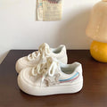 Damen Sneakers mit modernen Stern-Applikationen und komfortabler Plateausohle R&B