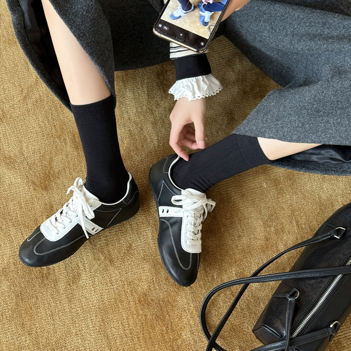 Damen Sportliche Leder-Sneaker mit Kontrastnähten und atmungsaktivem Innenfutter