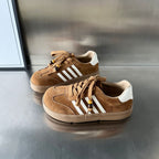 Damen Sneakers aus weichem Wildleder mit modischen Akzenten R&B