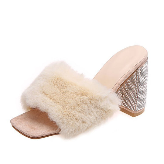 Damen Glamouröse Mules mit kuscheligem Kunstfell und glitzerndem Absatz R&B