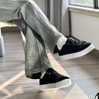 Damen Sneakers aus weichem Wildleder mit klassischer Laufsohle