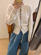 Damen Strickcardigan mit bunten Knopfdetails und angenehmer Passform