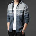 Herren gemusterte Strickjacke mit Kapuze und komfortablem Schnitt
