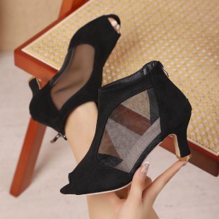 Damen Peeptoe-Stiefeletten mit transparenten Einsätzen und elegantem Blockabsatz R&B