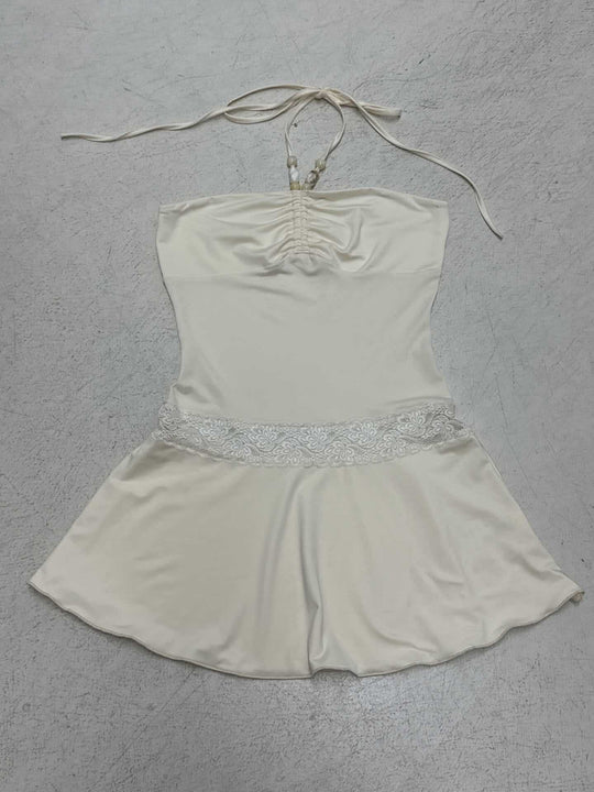 Damen stilvolles Badeoutfit mit gerafftem Oberteil und Spitzenbesatz R&B