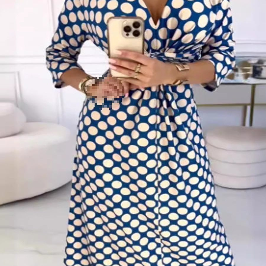 Damen Maxikleid mit modernem Punktenmuster und eleganter Wickeloptik R&B