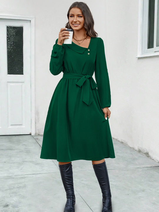 Damen Midikleid mit tailliertem Schnitt und eleganten Knopfdetails R&B