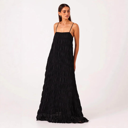 Damen Maxikleid mit romantischem Faltenstruktur und zarten Spaghettiträgern R&B