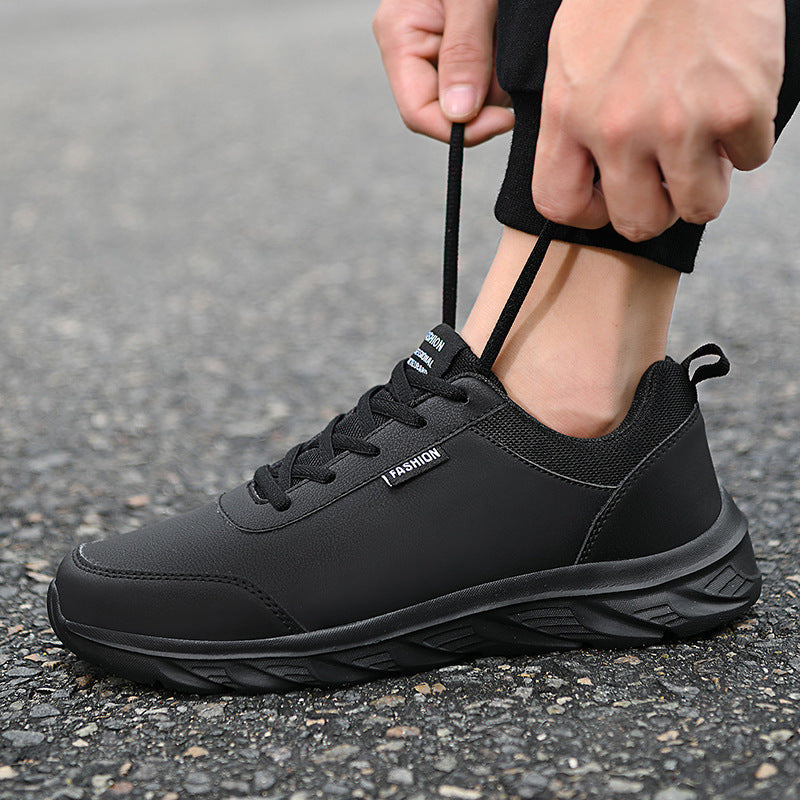 Herren nan schlanker City-Sneaker mit wasserabweisender Kunstlederoberfläche, stoßabsorbierender EVA-Zwischensohle und gepolstertem Fersenkragen R&B