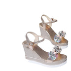 Damen Wedge-Sandalen mit floralen Verzierungen und rutschfester Sohle R&B